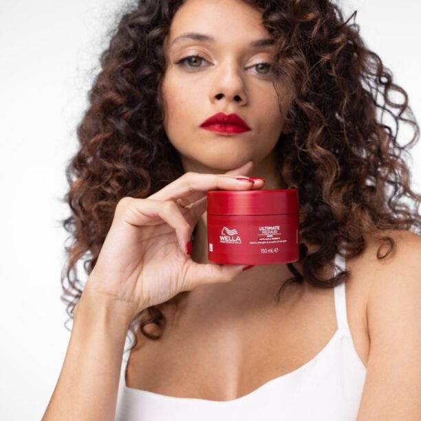 Original Wella Professionals Ultimate Repair Mask Masca intens hrănitoare pentru toate tipurile de păr 150 ml